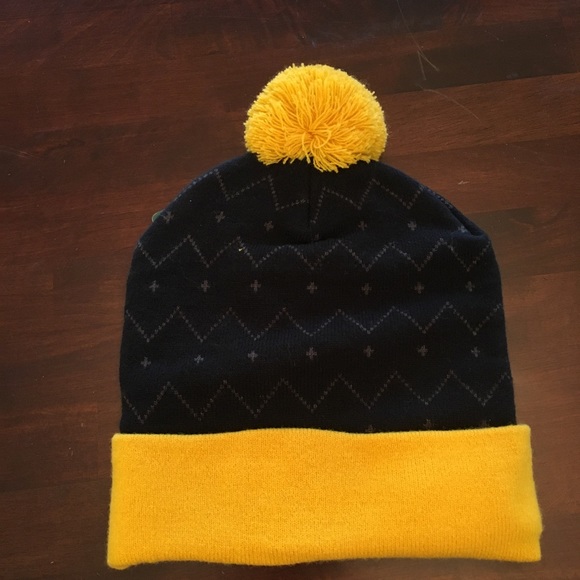 NWT Wembley Flashy Light-Up Beanie; Reinbeer; One Size; Unisex - Picture 4 of 6